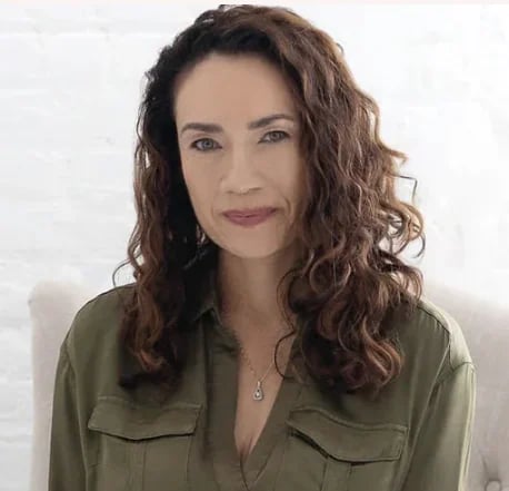 Laura K. Connell, Online course creator